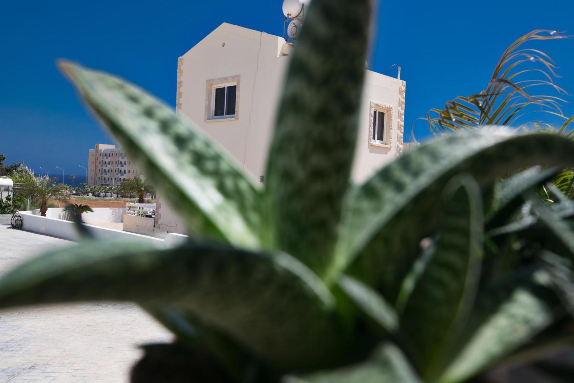Tonia Seaview Villas Protaras Room photo